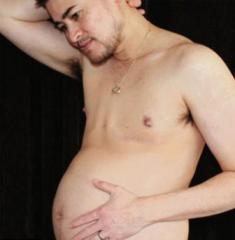 美国变性人再次怀孕诞下一名男婴